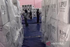 Distribusi logistik Pilkada di Ciamis