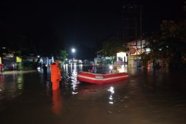 BPBD Evakuasi warga terdampak banjir di Ponorogo Jawa Timur