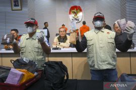 KPK sita Rp7 miliar dari OTT Gubernur Bengkulu Rohidin Mersyah