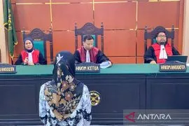 Hakim PN  Andoolo vonis bebas guru honorer Supriyani