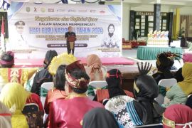 Pj Wali Kota Madiun sebut guru berperan sentral membentuk karakter