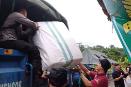 Kemensos beri bantuan logistik tangani pergeseran tanah di Kabupaten Cianjur