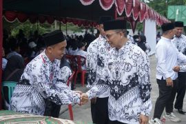 Bupati Bangka Tengah: PGRI wadah lindungi guru dari persoalan hukum