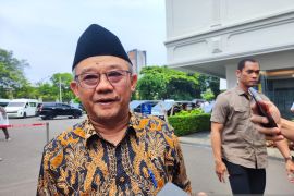 Presiden Prabowo panggil menteri-menteri bahas bansos hingga gaji guru