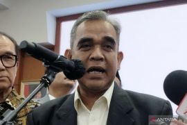 Ketua MPR minta  Polri evaluasi berkala anggota yang pegang senjata api