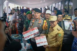 Penjabat Gubernur Riau cek sejumlah TPS Pilkada 2024 pada beberapa lokasi