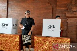 Cawagub Bali Giri Prasta pantau pemungutan suara di Badung