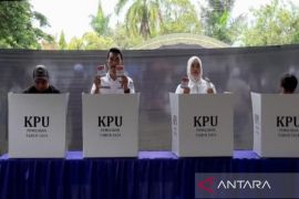 Bupati dan Wabup Banjar kunjungi TPS pantau pemungutan suara pilkada