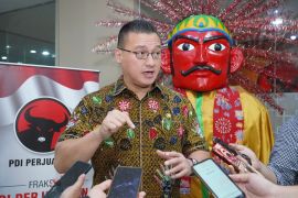 Legislator minta Dishub DKI atur jam operasional truk luar Jakarta