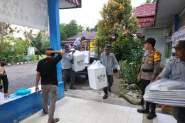 Polsek Muara Uya kawal distribusi logistik pasca pencoblosan