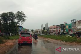 DBMSDA Kota Batam lakukan pemeliharaan jalan berlubang akibat hujan