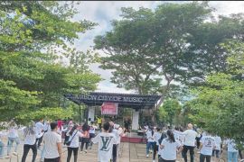 Komunitas AIDS di Ambon jalan santai peringati hari AIDS sedunia 2024