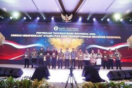 Perpustakaan Unhas meraih penghargaan BI Corner terbaik Sulsel