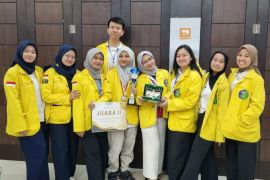 Mahasiswa FFUI raih juara 2 olimpiade farmasi Indonesia 2024