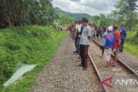 PT KAI ingatkan warga tak beraktivitas di jalur kereta api