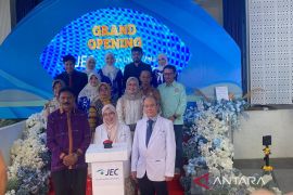 Layanan operasi mata standar internasional, JEC Orbita hadir di Kendari