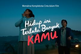 Memaknai kompleksitas cinta dalam film "Hidup Ini Terlalu Banyak Kamu"