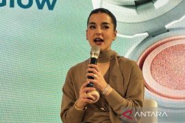 Kiat gunakan alas bedak "anti crack" ala Tasya Farasya