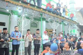 Pj Wako Andree Algamar : Tradisi Serak Gulo Daya Tarik bagi Pariwisata Kota Padang