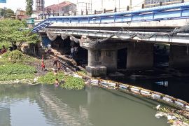 Mataram optimalkan jaring atasi sampah sungai dan saluran