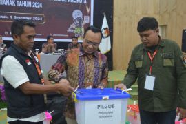 KPU Pontianak gelar rekapitulasi suara Pilkada