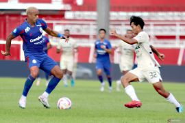 Arema FC menang lawan Persita