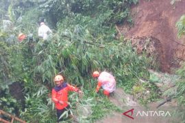 BPBD Sukabumi sebut hujan deras picu tanah longsor di empat lokasi
