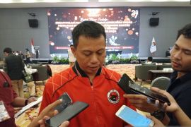 Saksi Airin-Ade tolak tandatangani rekapitulasi suara Pilkada Banten