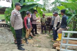 Polsek Siak Kecil ajak pekerja bangunan jaga kondusifitas usai pilkada