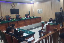 Hakim Tipikor PN Ternate hukum Kadikbud Malut nonaktif 2,5 tahun penjara