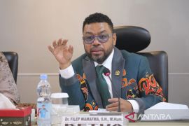 Filep Wamafma sarankan Kemenag percepat sertifikasi guru madrasah