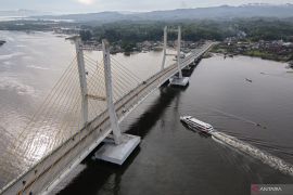 Peningkatan penumpang angkutan laut domestik di Sultra Page 1 Small