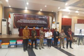 KPU Bengkayang tetapkan Darwis-Rizal menang  dari kotak kosong