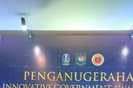 Pasaman Barat terima penghargaan kabupaten sangat inovatif