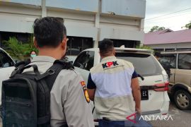 KPK geledah Kantor Disnakertrans Provinsi Bengkulu pasca OTT