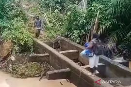 DPUPR Mukomuko bangun jembatan darurat untuk akses jalan