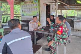 Sinergi Polsek Pinggir dan TNI wujudkan kedekatan dengan warga