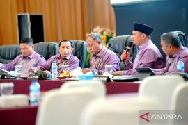 KPU Gorontalo tuntaskan hasil rekapitulasi penghitungan suara Pilkada