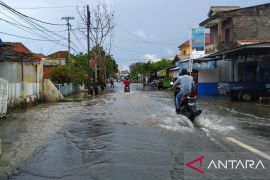 BPBD minta warga Pangkalpinang tidak buang sampah di saluran drainase