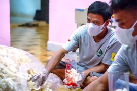 PLN NTB dorong penguatan ekonomi lokal melalui olahan kepiting dan kopi mangrove