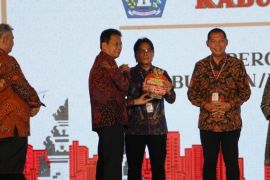 Pemkab Badung terima penghargaan kabupaten percontohan antikorupsi