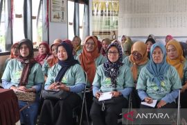 DKPP Kuningan menggencarkan program "urban farming" tingkatkan ekonomi KWT