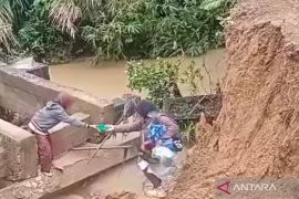 Mukomuko tutup Jembatan Air Pisang karena bahayakan pengendara