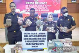 Kejati Kalsel selamatkan uang negara Rp18 miliar