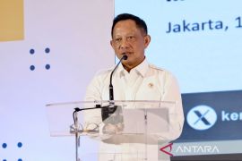 Mendagri serahkan DIPA 2025 Kemendagri-BNPP untuk dukung Astacita