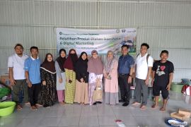 Adaro dorong kemandirian ekonomi Koperasi Ponpes Miftahul Ulum