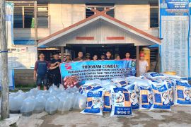 PT Sukajadi Sawit Mekar sumbang puluhan ribu bibit ikan melalui Program Comdev