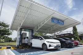 Daftar 53 SPKLU di rest area tol Trans jawa untuk mudik Lebaran 2025