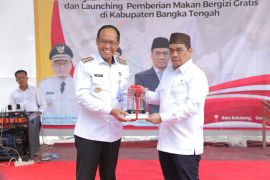 Wamendes PDT tinjau makan bergizi gratis digelar PT Timah&nbsp;