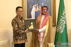 Menlu memantau proses perekrutan demi lindungi pekerja migran